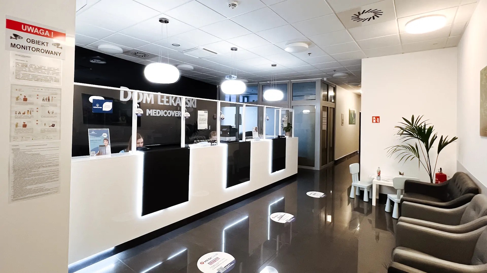 Reception at Piast&oacute;w Medical Center