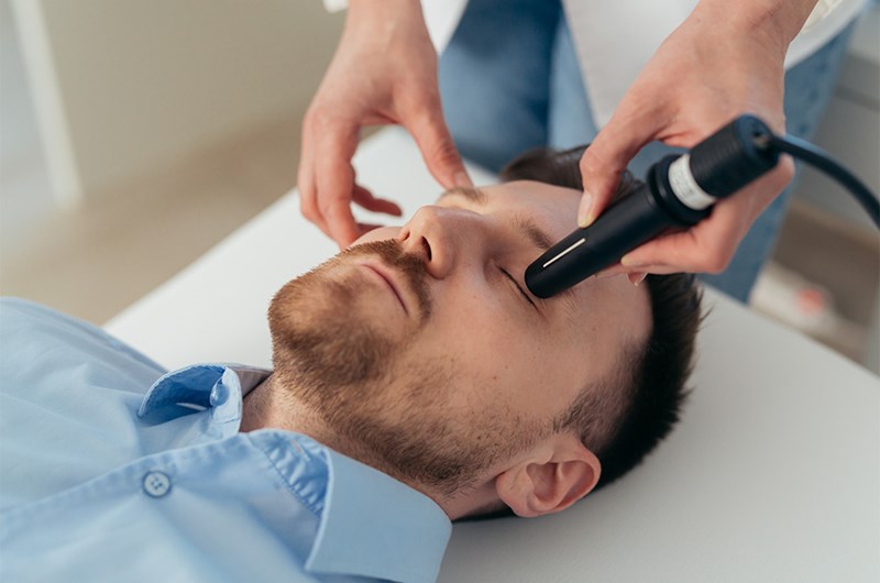 Biomikroskopia ultradźwiękowa oczu (UBM) w&nbsp;Centrum Medycznym Koneser